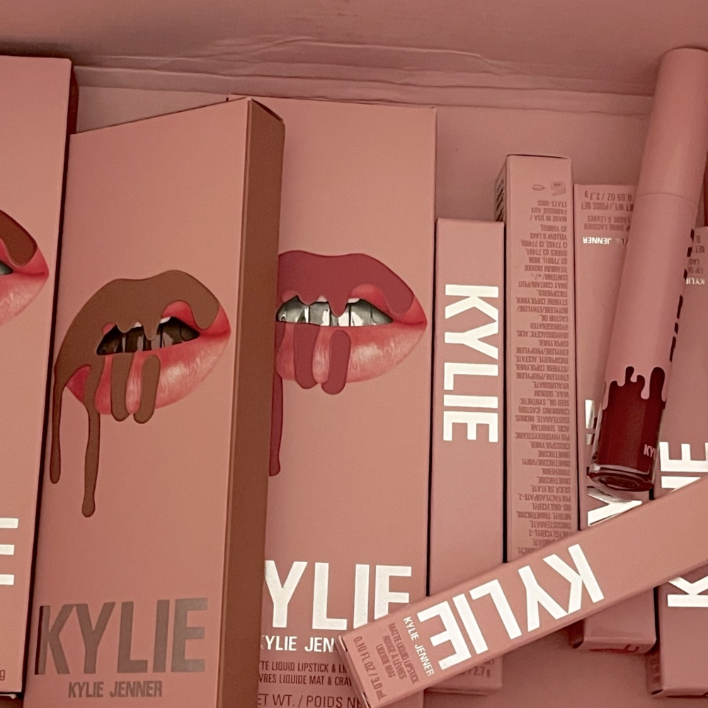 Kylie Cosmetics LOT OF 13 NWT lip kits/lip kits/gloss/etc